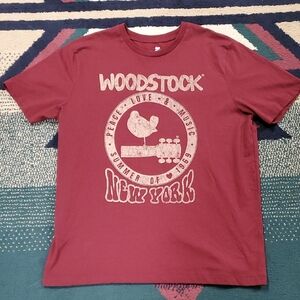 Maroon Graphic Tee - Short Sleeve